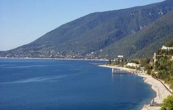 Как добраться до Абхазии? В Абхазию машиной, самолетом, поездом