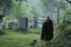 Можно ли беременным ходить на кладбище, что говорят священники?
