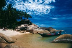 Где отдохнуть в ноябре на море: популярные курорты