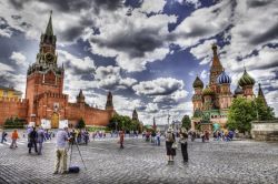 На какой станции метро находится Красная площадь? Ее история