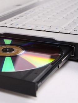 Почему дисковод не читает диски и как решить эту проблему самостоятельно 