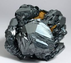 Гематит: свойства камня магические и лечебные. Какому знаку Зодиака подходит гематит?