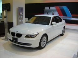 BMW 520 - автомобиль легендарной пятой серии немецкого автопрома