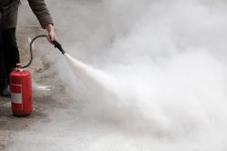 Первичные средства пожаротушения и их применение