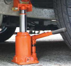 Автомобильный домкрат – какой выбрать?