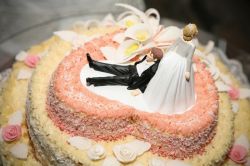 Шуточные подарки на свадьбу молодым