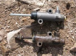 Рабочий цилиндр сцепления. Устройство, функции, замена