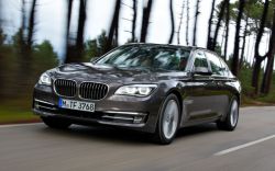BMW 750 - эффектный и надежный