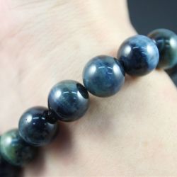 Камень соколиный глаз: значение, магические свойства, фото