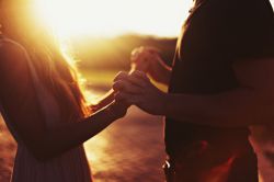 Женщина-Овен, мужчина-Рыбы: совместимость в любви и дружбе