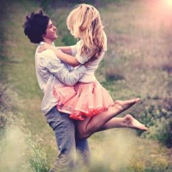 За что можно любить девушку? Мнений по этому поводу достаточно много