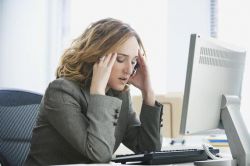 Месячные начались на неделю раньше: возможные причины. Нарушение менструального цикла