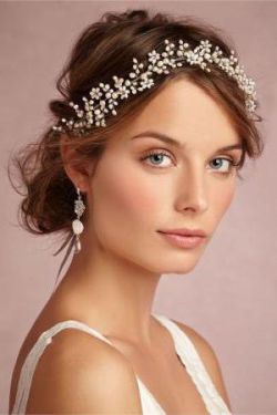 Модные свадебные прически в греческом стиле и не только