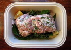 Сочная и ароматная свиная шейка в духовке