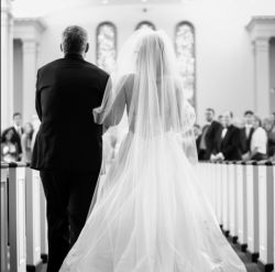 Отвечает сонник: видеть себя в свадебном платье - хорошо или плохо?